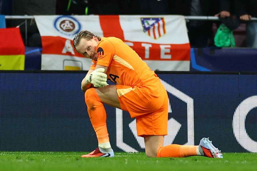 'Obrigado pelas mensagens': Kinsky do Tottenham quebra o silêncio após 'pesadelo'