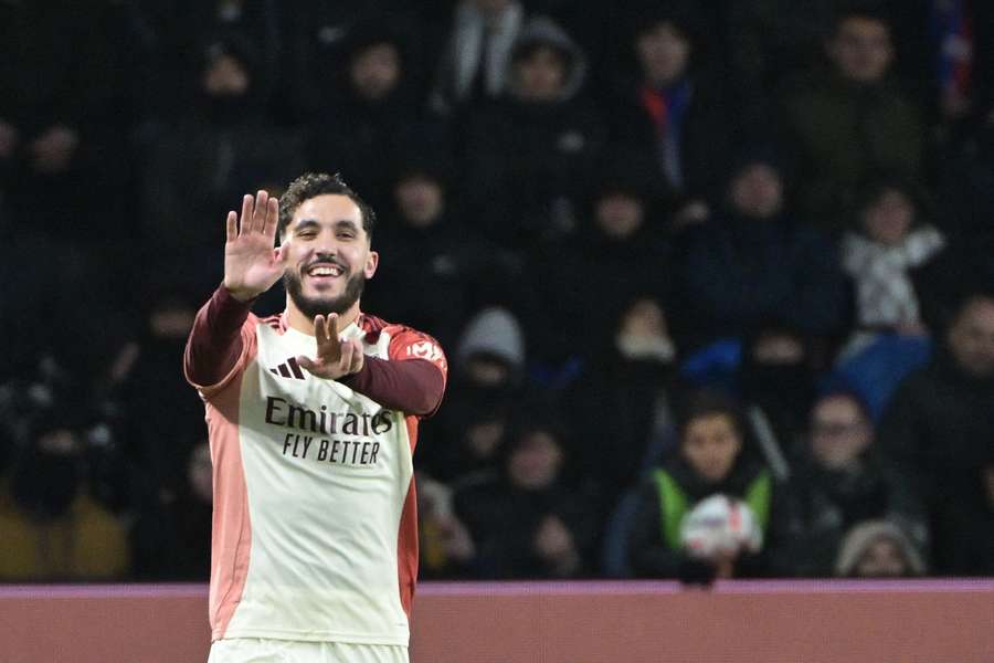 Cherki festeja pelo Lyon