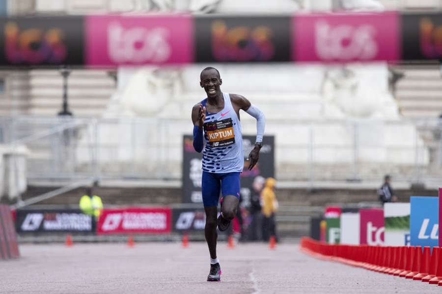 Kelvin Kiptum correrá el maratón de Róterdam