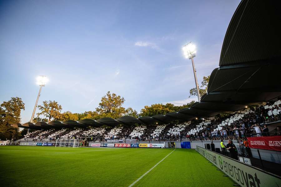 Det blev ikke til 90 minutters fodbold for de fremmødte tilskuere på Fazanerija i Murska Sobota søndag.