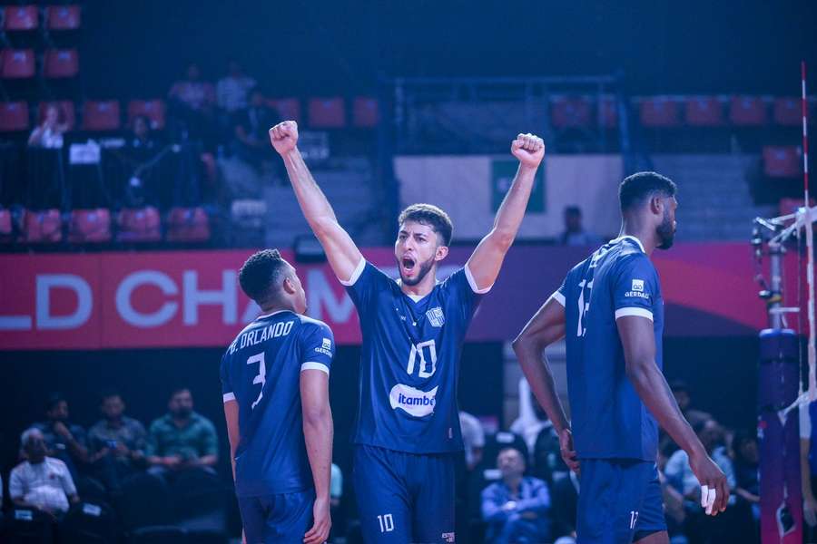 Inconstante, Brasil perde no tie-break para o Canadá na VNL