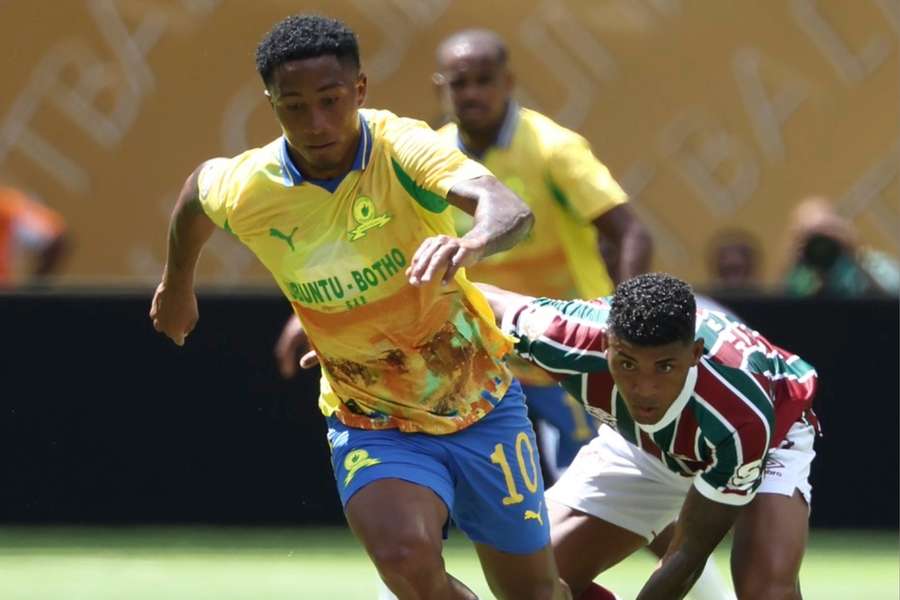 Lucas Ribeiro em ação pelo Mamelodi
