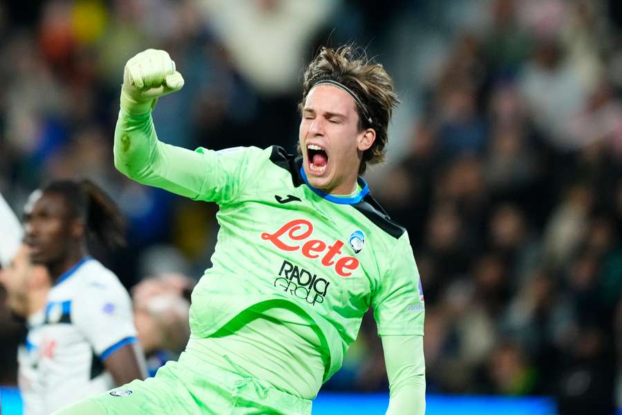 Carnesecchi dopo una parata contro l'Inter in Supercoppa