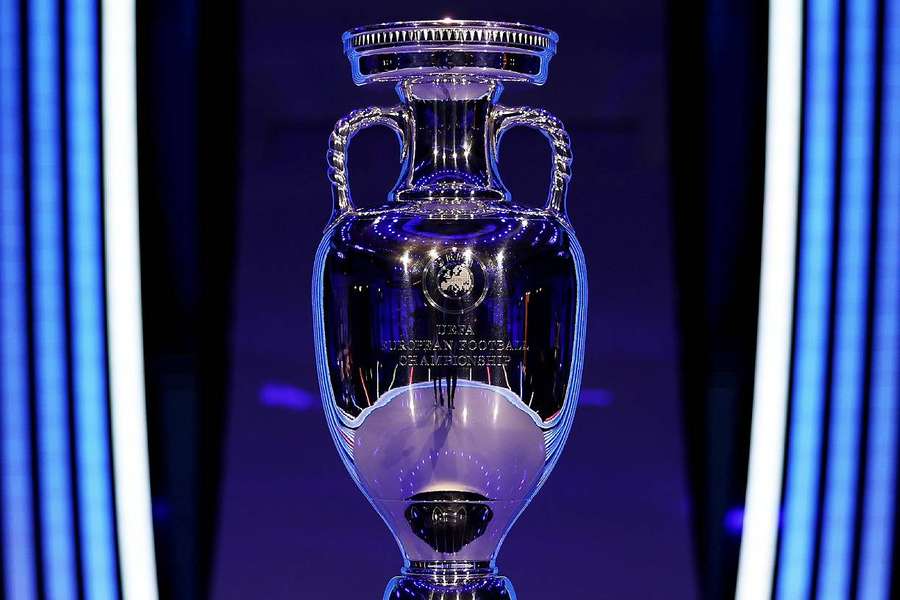 L'ambito trofeo del Campionato europeo.