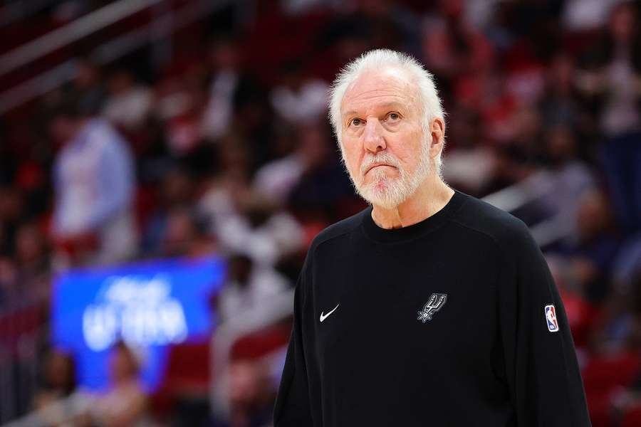 Gregg Popovich moet sowieso de komende twee duels toekijken wegens ziekte