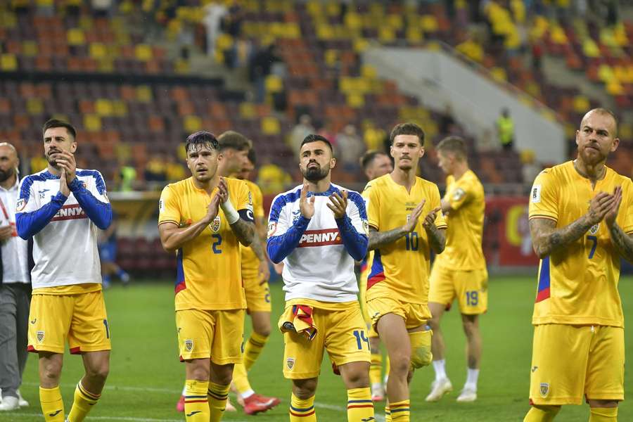 ”Tricolorii” salută publicul după meciul cu Cipru