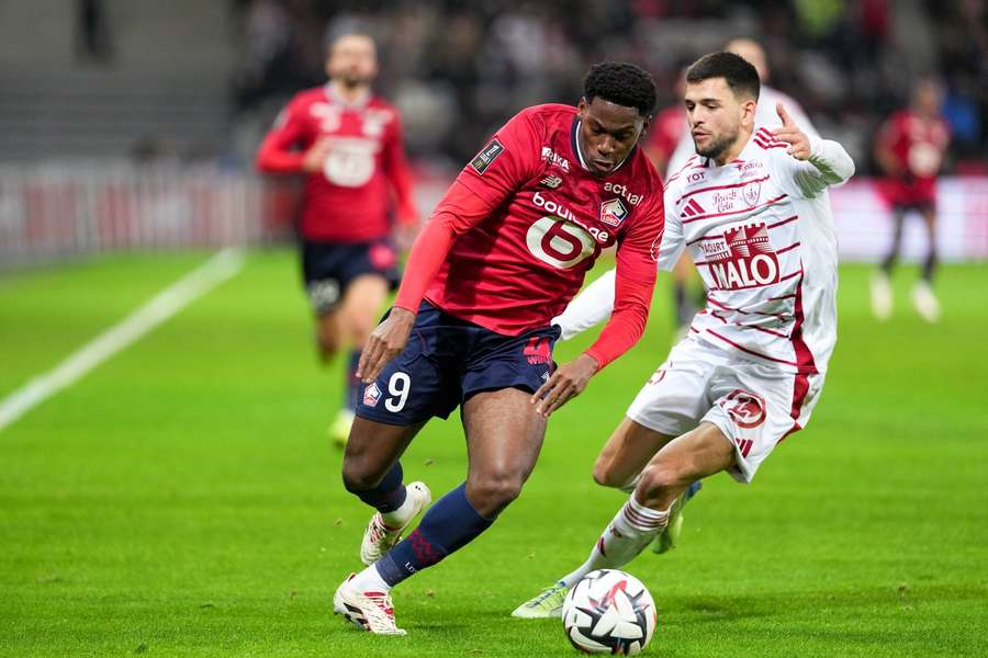 Jonathan David in action for Lille against Brest