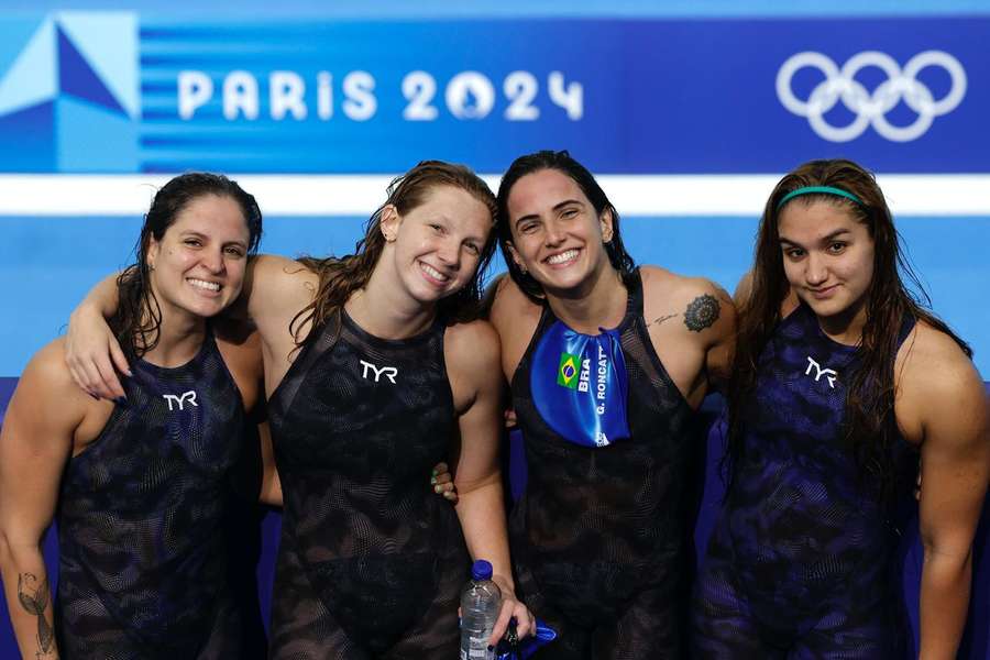 Quarteto feminino do Brasil está na briga por medalha no revezamento 4x200m livre