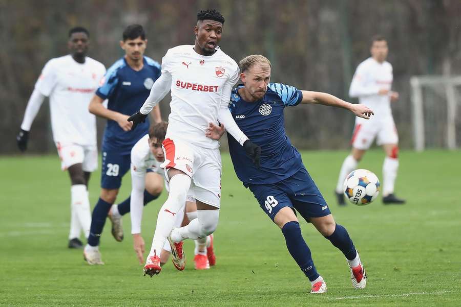 Imagine din partida amicală Metaloglobus- Dinamo