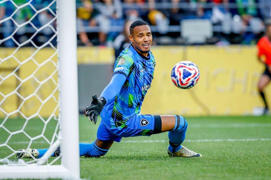 Botafogo keeper Victor retains Prem hopes after West Ham move fell through Botafogo keeper Victor retains Prem hopes after West Ham move fell through
