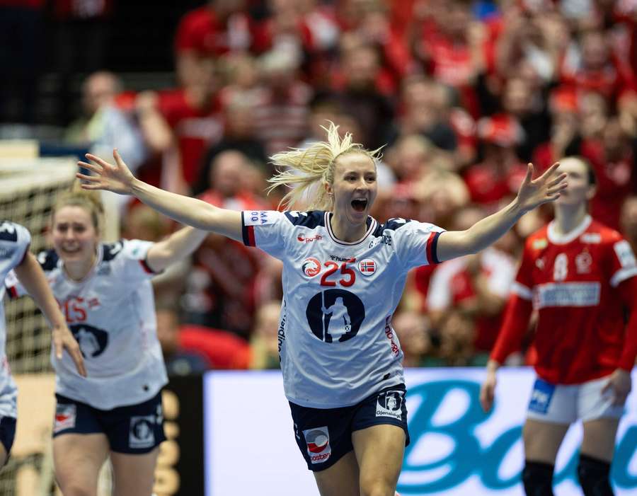 Henny Ella Reistad sărbătorește victoria cu Danemarca