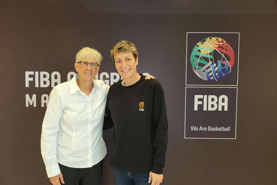 Elisa Aguilar, a la derecha, será la presidenta de la Federación Española de Baloncesto