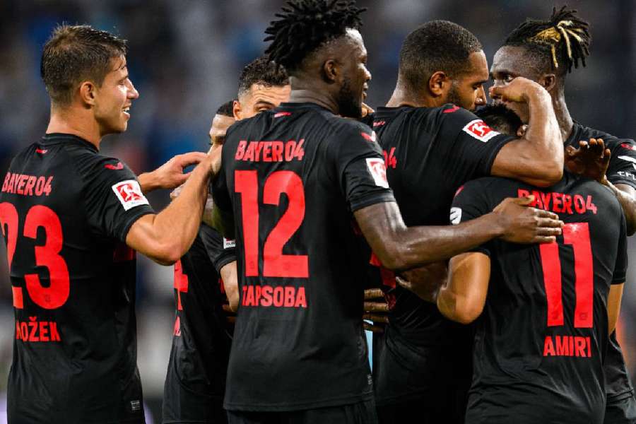 Bayer Leverkusen comemora gol marcado em amistoso na França