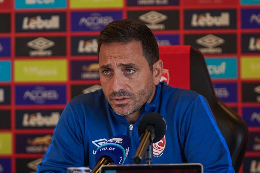 Vasco Matos, treinador do Santa Clara Vasco Matos, treinador do Santa Clara