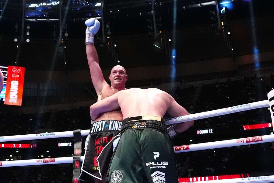 Tyson Fury celebrates win over Arslanbek Makhmudov 