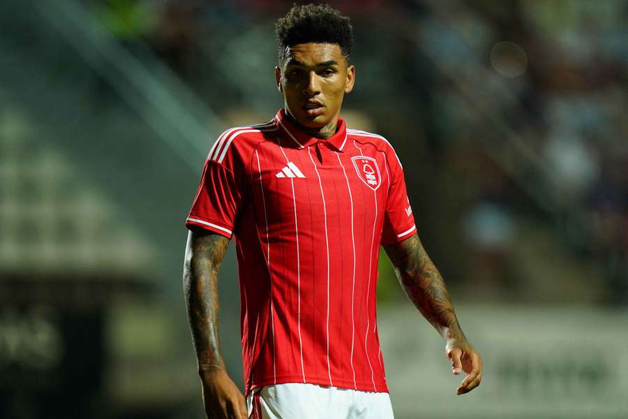 Igor Jesus começa a sentir as diferenças entre o futebol inglês e o brasileiro