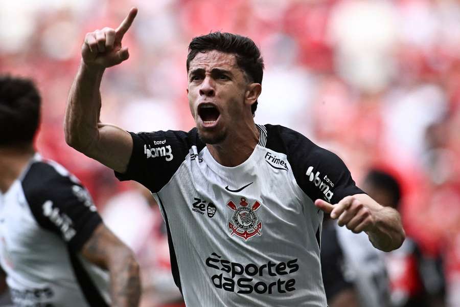 Gabriel Paulista garantiu o título da Supercopa para o Corinthians