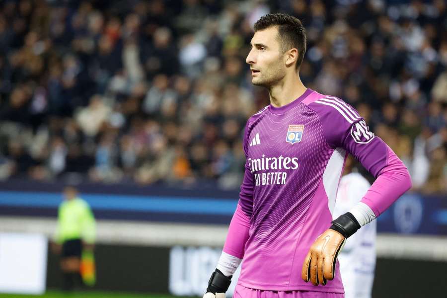 Dominik Greif sa blysol asistenciou na úvodný zásah, no Lyon nakoniec iba remizoval. Dominik Greif sa blysol asistenciou na úvodný zásah, no Lyon nakoniec iba remizoval.