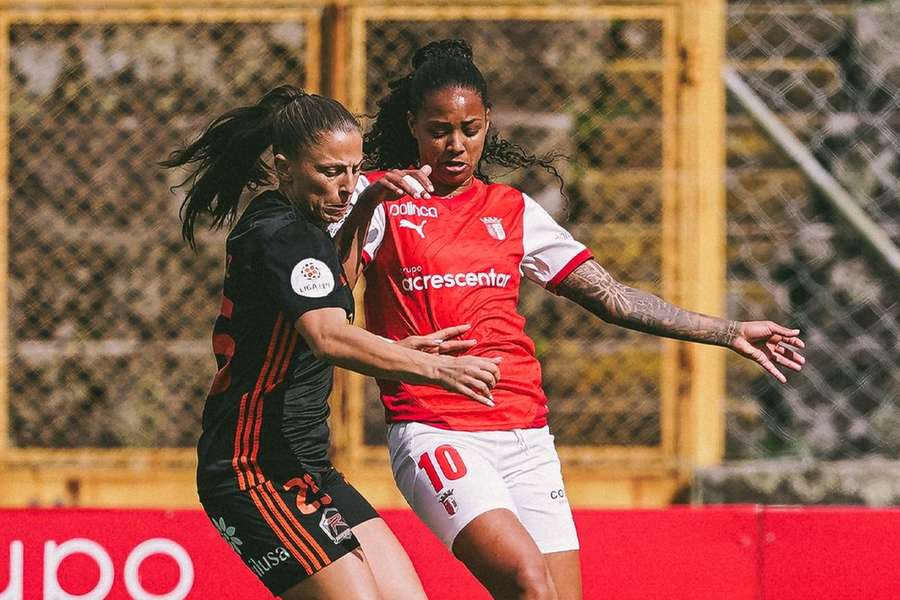Taty Sena em duelo com Beatriz Rodrigues
