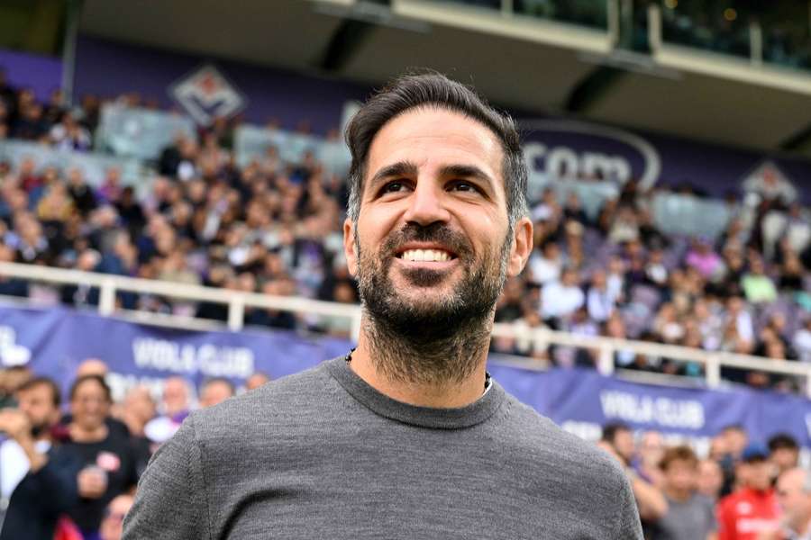 Cesc Fabregas warned Man Utd is a "graveyard" and "he'd be mad" to leave Como
