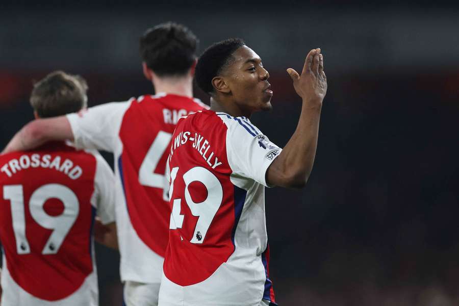 Myles Lewis-Skelly acknowledges the Arsenal fans on Wednesday night