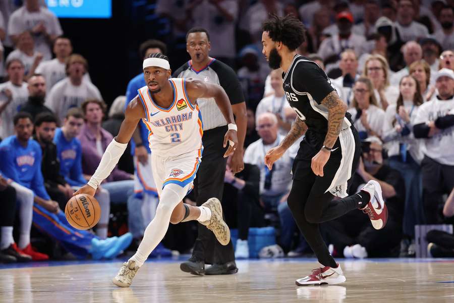 Oklahoma City Thunder o krok od powrotu do wielkiego finału NBA Oklahoma City Thunder o krok od powrotu do wielkiego finału NBA