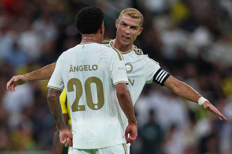 Cristiano Ronaldo e Ângelo entrarão em campo nesta quarta-feira (9) Cristiano Ronaldo e Ângelo entrarão em campo nesta quarta-feira (9)