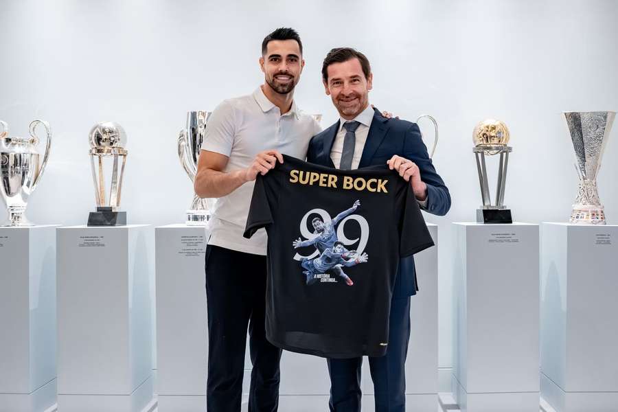 Diogo Costa renova com o FC Porto