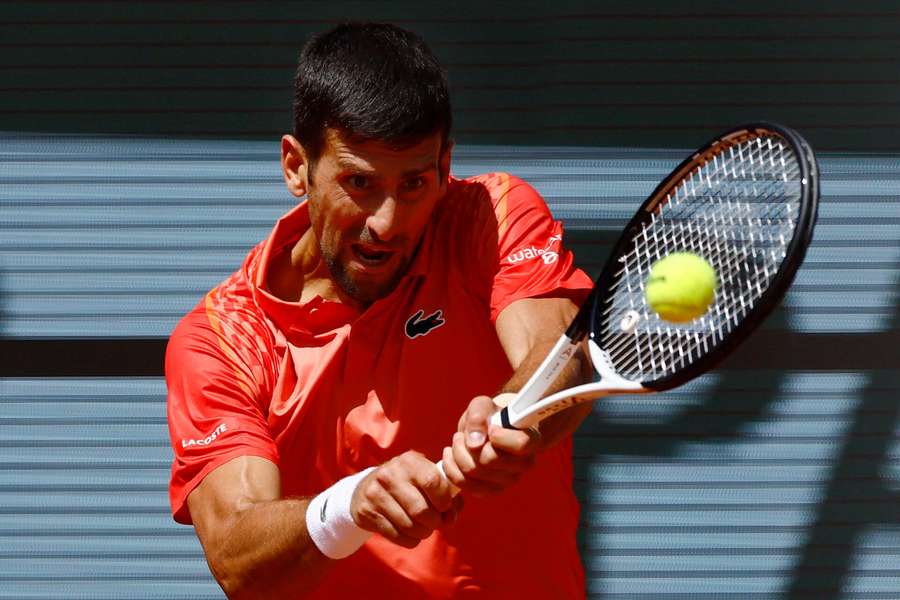 Djokovic fik blandet modtagelse fra fransk publikum trods sikker start på French Open