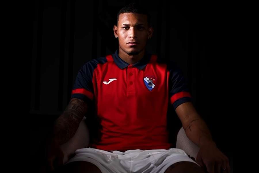 Walace França com a nova camisola