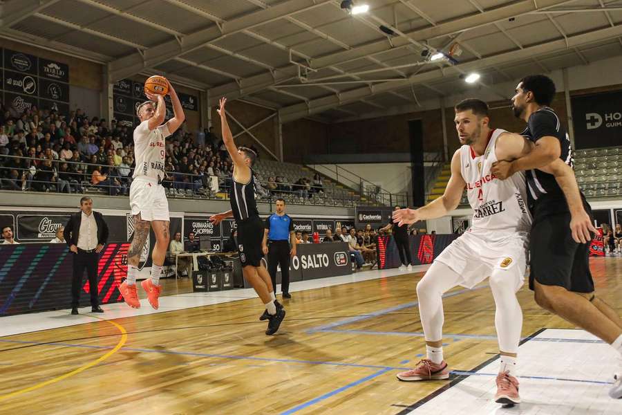 Benfica passou em Guimarães