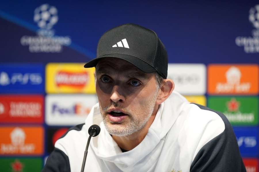 Tuchel tijdens de persconferentie op 10 april