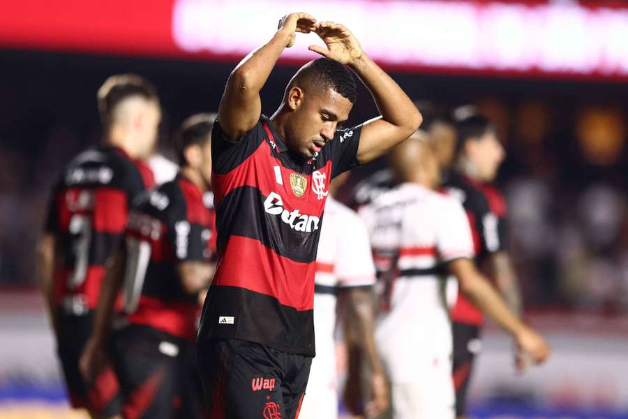 El Flamengo sufrió en el amanecer del Brasileirao El Flamengo sufrió en el amanecer del Brasileirao