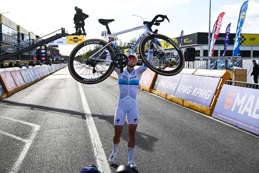 Demi Vollering celebrates winning the Tour of Flanders