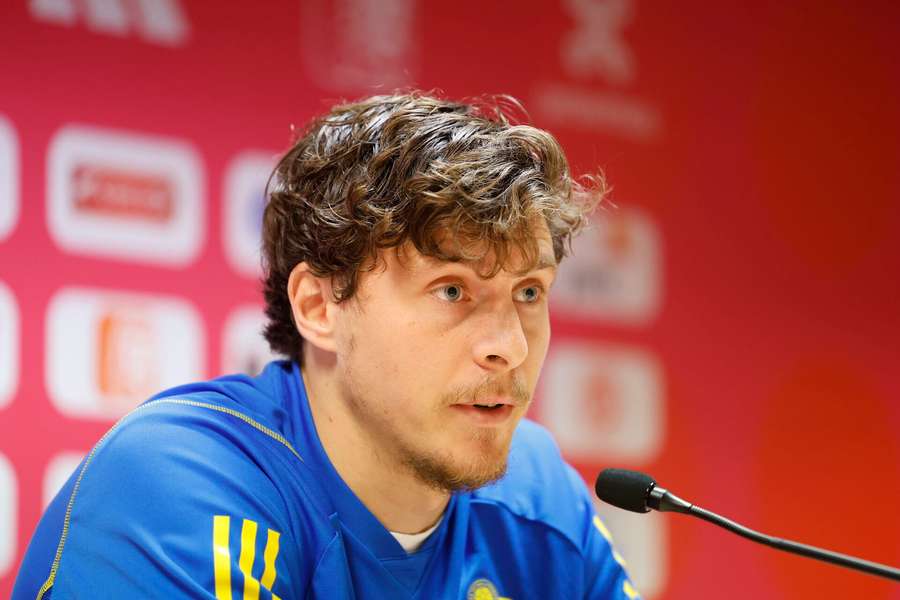 Victor Lindelöf på pressekonferences efter Sverige's afbrudte kamp i Bruxelles.