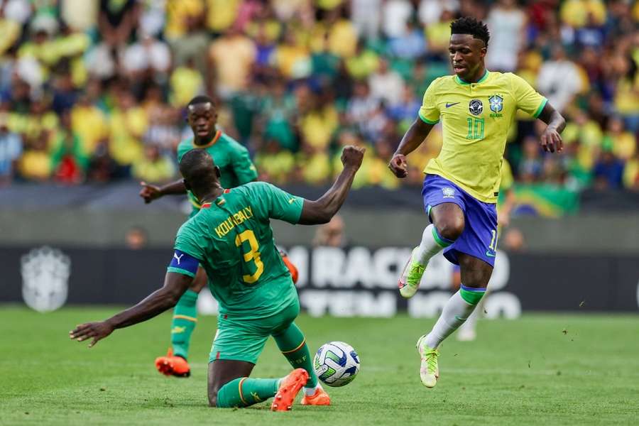 Vinicius Junior mit Vorarbeit zum Tor gegen Afrikameister Senegal - trotzdem verlor Brasilien.