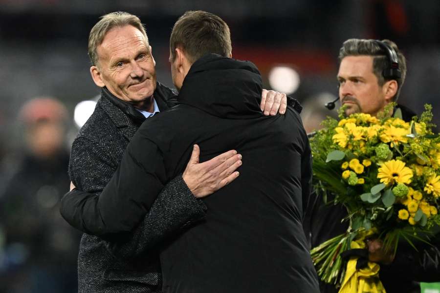Hans-Joachim Watzke bejubelte mit Sebastian Kehl den Einzug des BVB ins Halbfinale der Königsklasse.