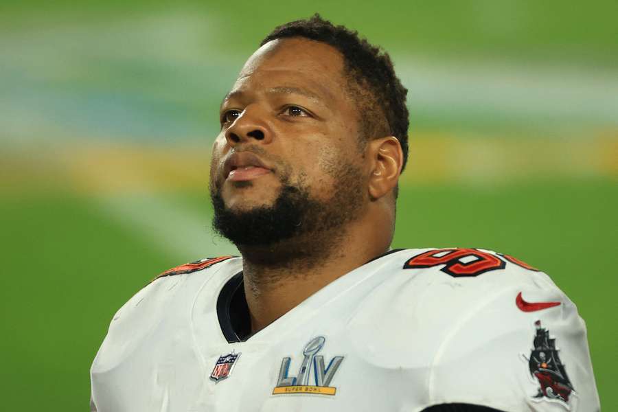 Ndamukong Suh ajudou os Tampa Bay Buccaneers a vencer a Super Bowl LV contra os Kansas City Chiefs.