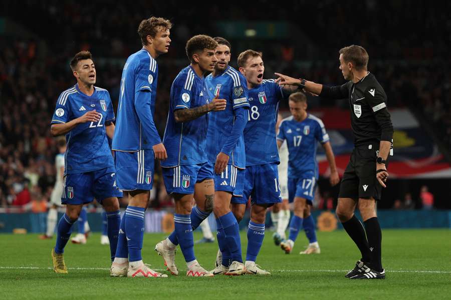 Titelverteidiger Italien bereitet sich auf das Gruppenfinale gegen die Ukraine vor.