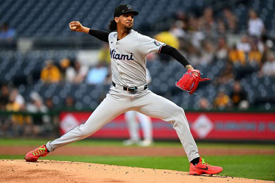 Miami Marlins' Eury Perez throws a pitch in his return against the Pittsburgh Pirates (2025)