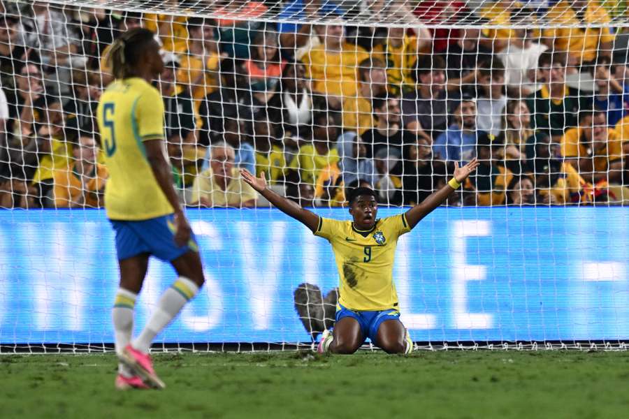 Brazilia smulge un egal cu Australia și dezamăgește la primul test de după Cupa Mondială Brazilia smulge un egal cu Australia și dezamăgește la primul test de după Cupa Mondială
