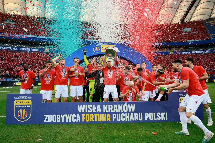 W maju 2024 roku świętowała Wisła Kraków, kto wzniesie Puchar Polski 2 maja 2025?