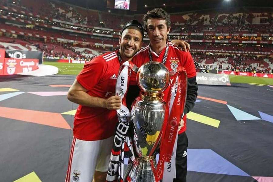 Adel Taarabt com Bruno Lage no Benfica