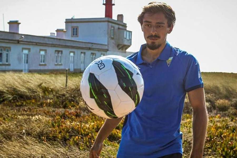 Francisco Geraldes a résilié son contrat avec Estoril et est un joueur libre.