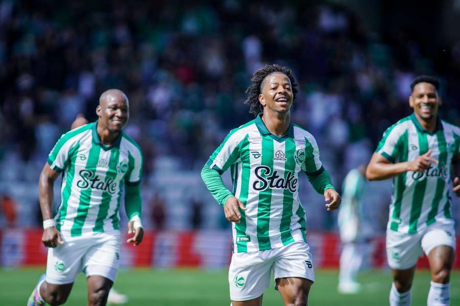 Ênio abriu o placar para o Juventude com um belo gol
