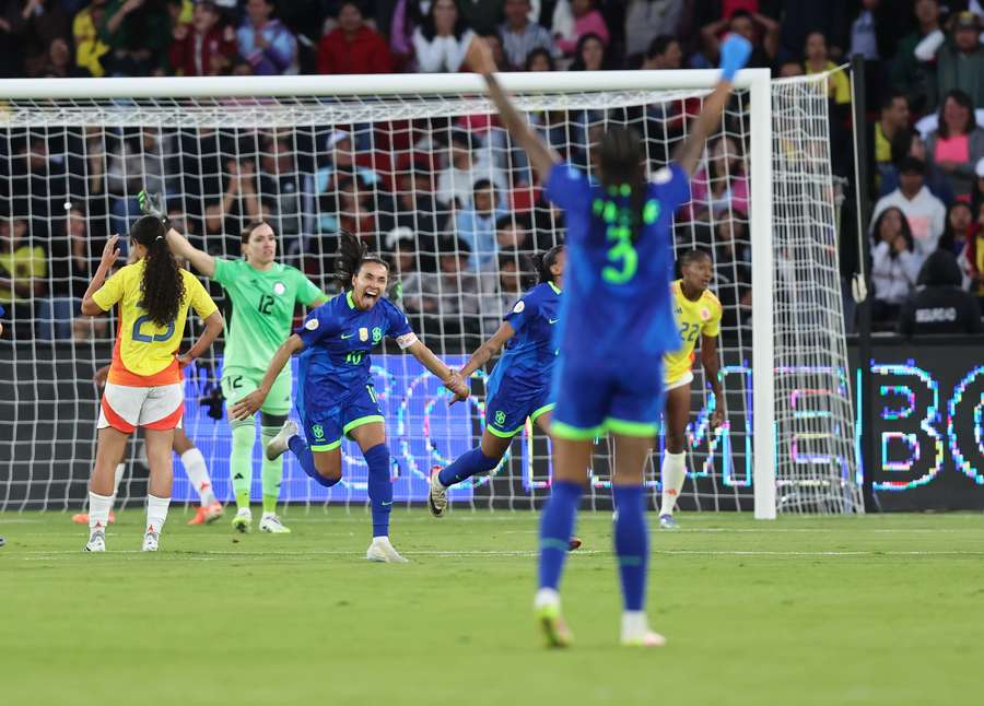 Marta entrou para mudar a partida no segundo tempo Marta entrou para mudar a partida no segundo tempo