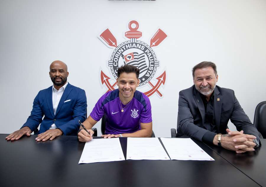Novo contrato de Romero com Corinthians vai até o fim de 2025 Novo contrato de Romero com Corinthians vai até o fim de 2025