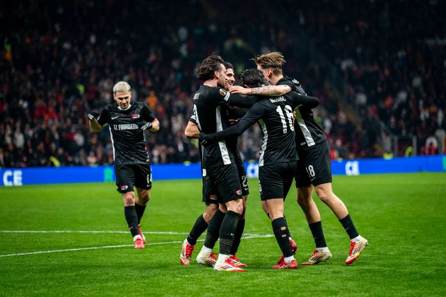 AZ thumped Galatasaray 4-1 in the first leg of their Europa League knock-out tie