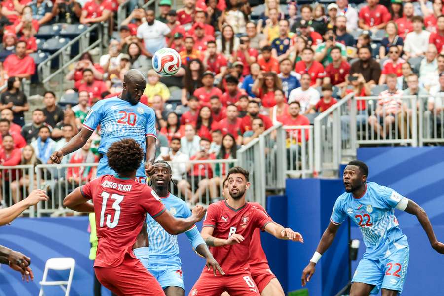 Yoane Wissa dispute un ballon de la tête lors de Portugal – RD Congo, en Coupe du monde 2026, le 17 juin à Houston. Yoane Wissa dispute un ballon de la tête lors de Portugal – RD Congo, en Coupe du monde 2026, le 17 juin à Houston.