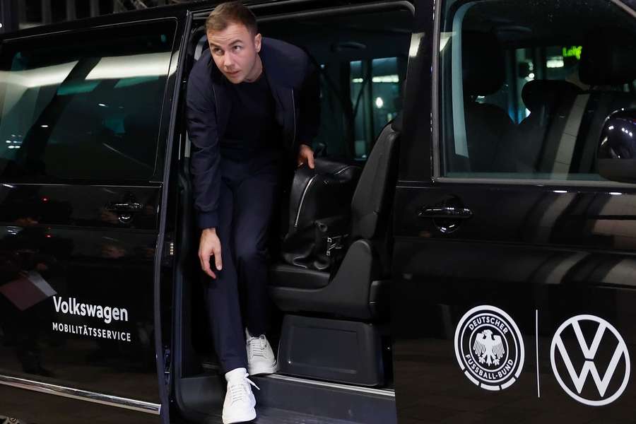 Mario Götze auf dem Weg zum DFB-Mannschaftsquartier in Frankfurt.